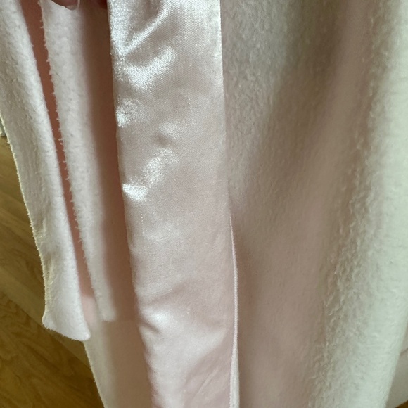 Erika Taylor Long Fleece Robe Pink Size Medium - Picture 9 of 15